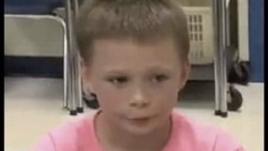 Photo of Boy is bullied for his pink T-shirt: When I see his teacher the next day, my heart breaks