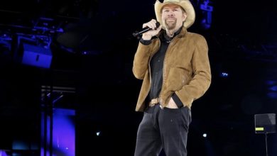Photo of Toby Keith Provides Health Update Amid Stomach Cancer Battle at People’s Choice Country Awards