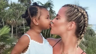 Photo of Child psychologist warns parents to stop kissing their children on the lips