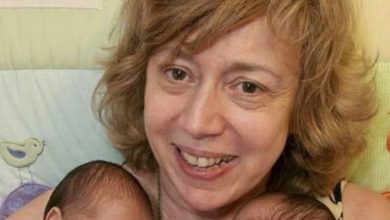 Photo of Mom Becomes Oldest Woman To Birth Twins In The U.S. But Wait Till You See Her Kids Today