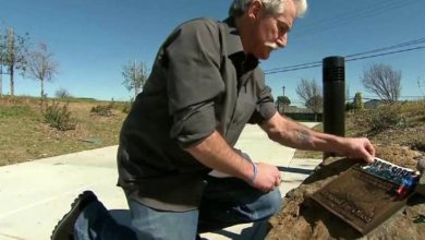 Photo of Dad secretly sets up memorial for his son – 13 years later, he finds a note from a billionaire
