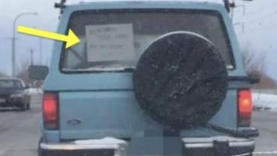 Photo of Frustrated Mom Gets Stuck Behind Slow Car, Takes Picture Of Sign On Their Window