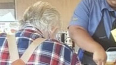 Photo of Woman takes sneak photo behind old man: Reveals what waitress is doing with his food