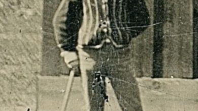 Photo of He paid $2 at a flea market for an old photograph