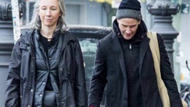 Photo of His 50-year-old girlfriend has been labeled ’old’ due to her gray hair – but he gushes over his ’honey’ and is reportedly ready for a big announcement