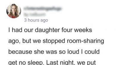 Photo of Mom Wakes up in the Middle of the Night in a Panic as Her Baby Is Missing from the Crib