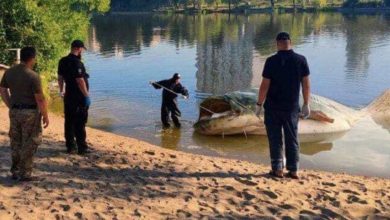 Photo of Fisherman catches huge fish – but then he makes an unusual discovery