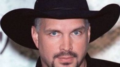Photo of Garth Brooks needs our prayers…