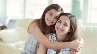 Photo of As a poor single mom, it was a surprise to see my teen daughter with new iPhones and brandy clothes, so I decided to follow her and what I discovered blew my mind