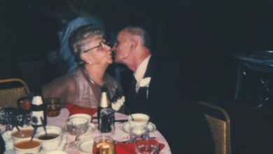 Photo of Happy Couple Shares 10th Anniversary Picture Online, Promptly Gets Flooded with Worried Calls