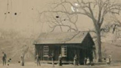 Photo of He paid $2 at a flea market for an old photograph