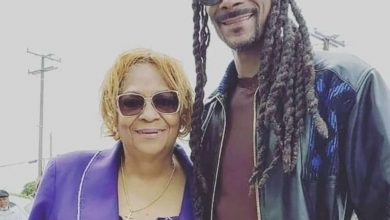 Photo of Family, friends, and fans of Snoop Dogg are asked to pray for him.