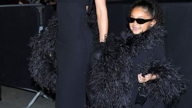 Photo of Kylie Jenner and Daughter Stormi Share Epic Mommy and Me Moment at Valentino Show for Paris Fashion Week