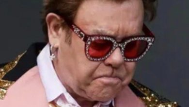 Photo of Elton John Bids Farewell to the Yellow Brick Road Tour Announcing Retirement from Tours