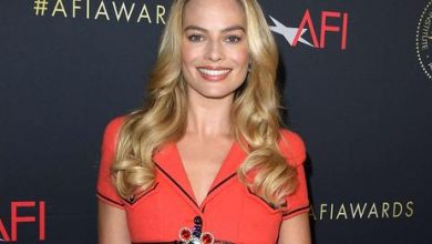 Photo of Margot Robbie Wears 1995 Chanel Look Famously Modeled by Claudia Schiffer at AFI Luncheon Honoring Barbie
