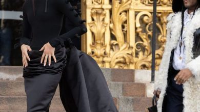 Photo of Zendaya Debuts Short Bangs as She Vamps It Up in Dramatic Black Skirt at Paris Fashion Week