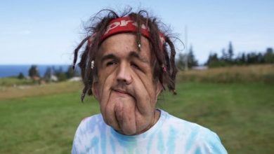 Photo of From Ugly Duckling to Social Media Swan: The Inspiring Journey of an Unlikely Internet Star (Video)