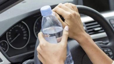 Photo of Unknown man leaves a water bottle on the bonnet of this woman’s car, prompting her to issue a chilling warning