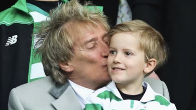 Photo of Rod Stewart reveals sad information regarding his kid