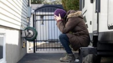 Photo of Husband Changes Locks and Throws Wife Out Thinking She Cheated – She Proves Him Wrong