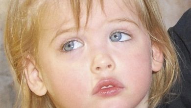 Photo of She Lost Her “Famous” Mom When She Was Still A Newborn: The Girl Brought Up By Her Dad In A Small Town!