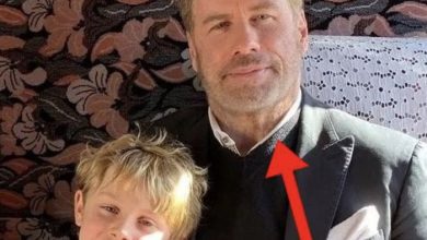 Photo of John Travolta can’t hold back his tears