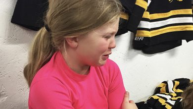 Photo of Woman Told Her Daughter Her Father Had Died – Years Later, the Girl Discovered a Heartbreaking Truth