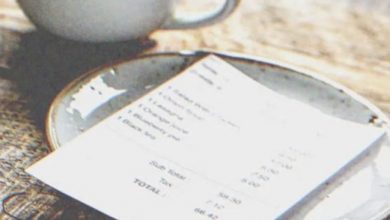 Photo of Waitress Is Rude to Pop Singer, His Response Surprises Her — Story of the Day