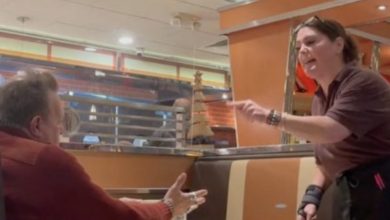 Photo of Disrespectful Waitress Scoffs at My Grandfather – His Unexpected Retort Teaches Her a Lesson