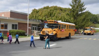 Photo of Colleague Uncovers Teacher’s Months of Car Living – A Heartfelt Narrative