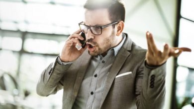 Photo of Disrespectful Sales Associate Scoffs at Simply Dressed Woman in High-End Bridal Store, Discovers She is Engaged to a Wealthy Man