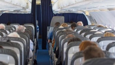 Photo of Woman on Flight Rests Feet on My Husband’s Seat — I Couldn’t Tolerate It & Devised a Petty Retaliation