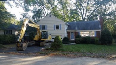 Photo of I Arrived to Fix Up My Late Grandfather’s Home, Only to Discover It Being Demolished