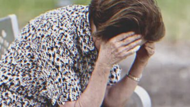 Photo of ‘Get Out, You Old Cow!’ Lawyer Comes Home Early & Catches Wife Upsetting His Mother