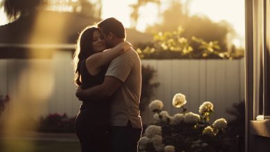 Photo of I caught my husband in our new neighbor’s embrace and was stunned by the resemblance of her son