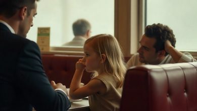 Photo of When a Three-Year-Old Gave an SOS Signal at Dinner, What Followed Stunned the Entire Room