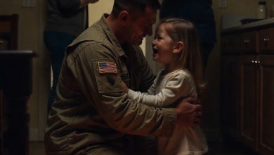 Photo of I came home from the war to find my daughters celebrating a birthday with stale bread and a broken candle. My wife’s new partner threw me out of my own house, calling me an intruder. But my daughter slipped a note into my pocket: “We are not happy.” I went back for my family.