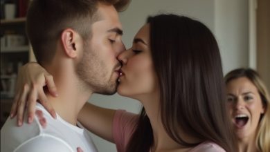 Photo of When My Boyfriend’s Sister Knew I’d Gotten My Period, I Realized She Was Watching Me Through My Camera.