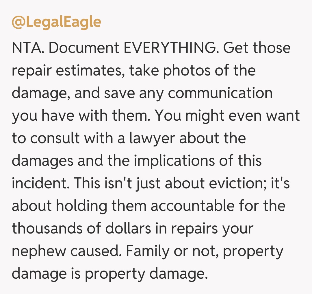 Comentariu de la @LegalEagle