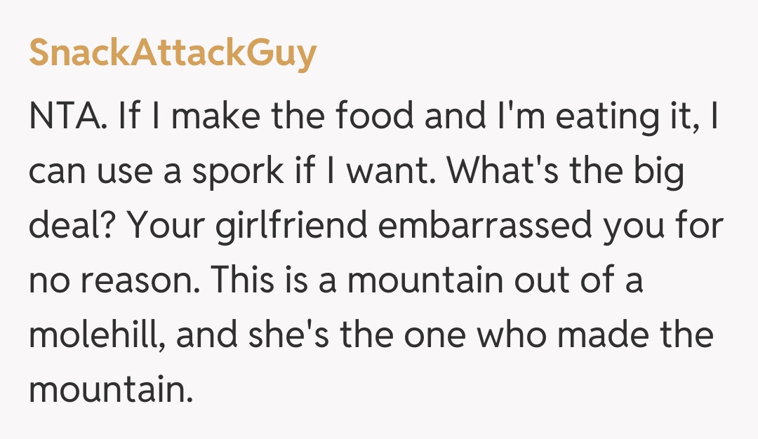 Comentariu de la SnackAttackGuy
