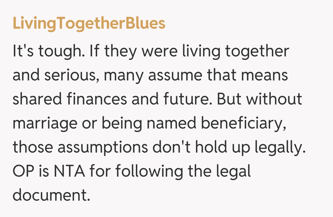 Comentariu de la LivingTogetherBlues