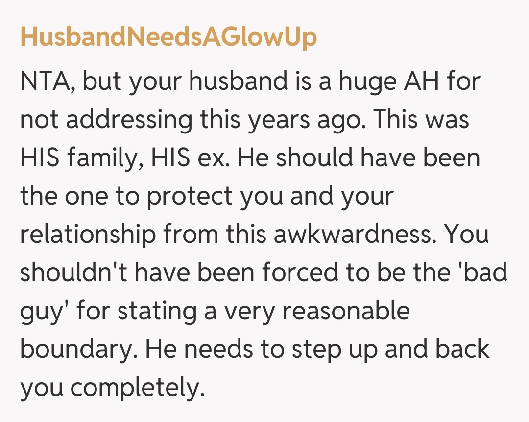 Comentariu de la HusbandNeedsAGlowUp