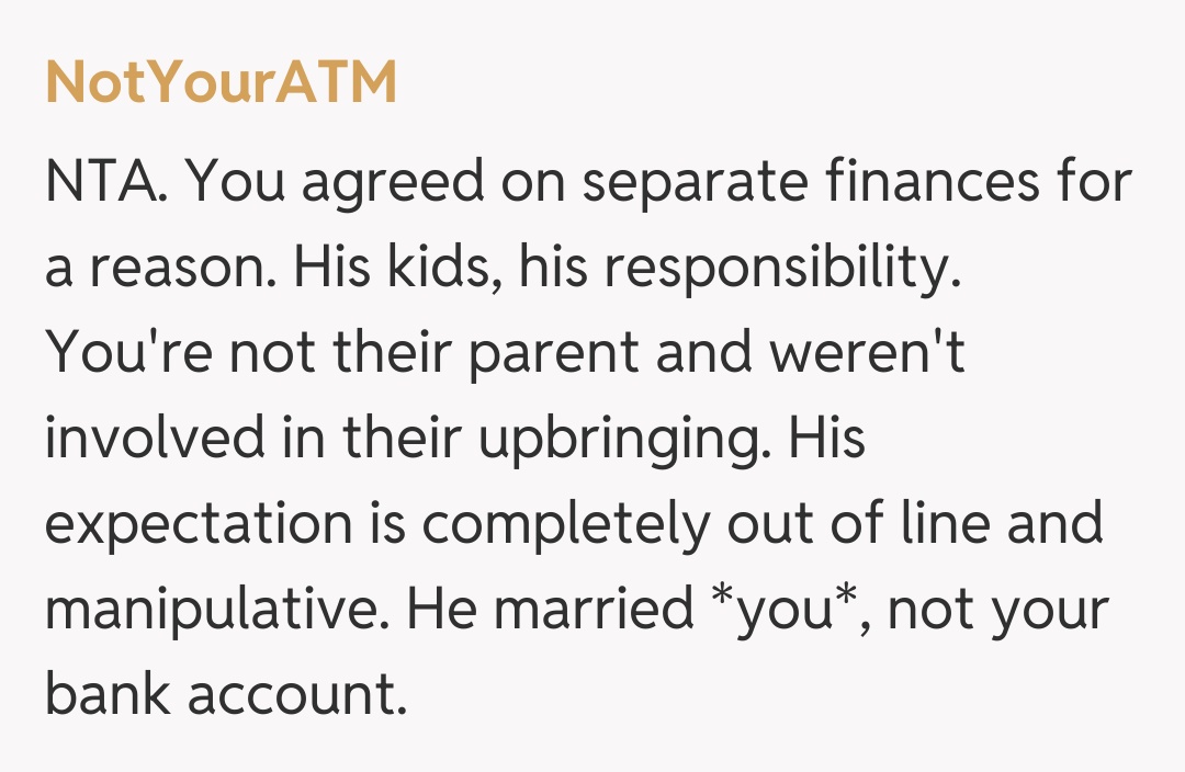Comentariu de la NotYourATM