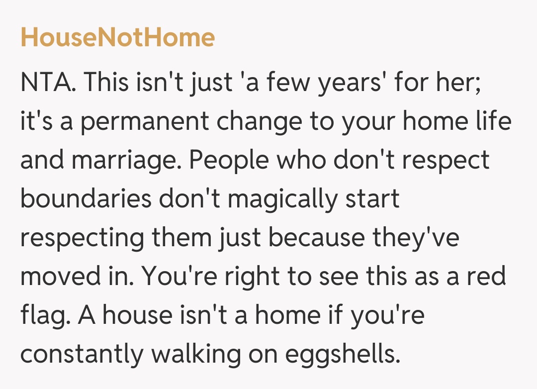Comentariu de la HouseNotHome