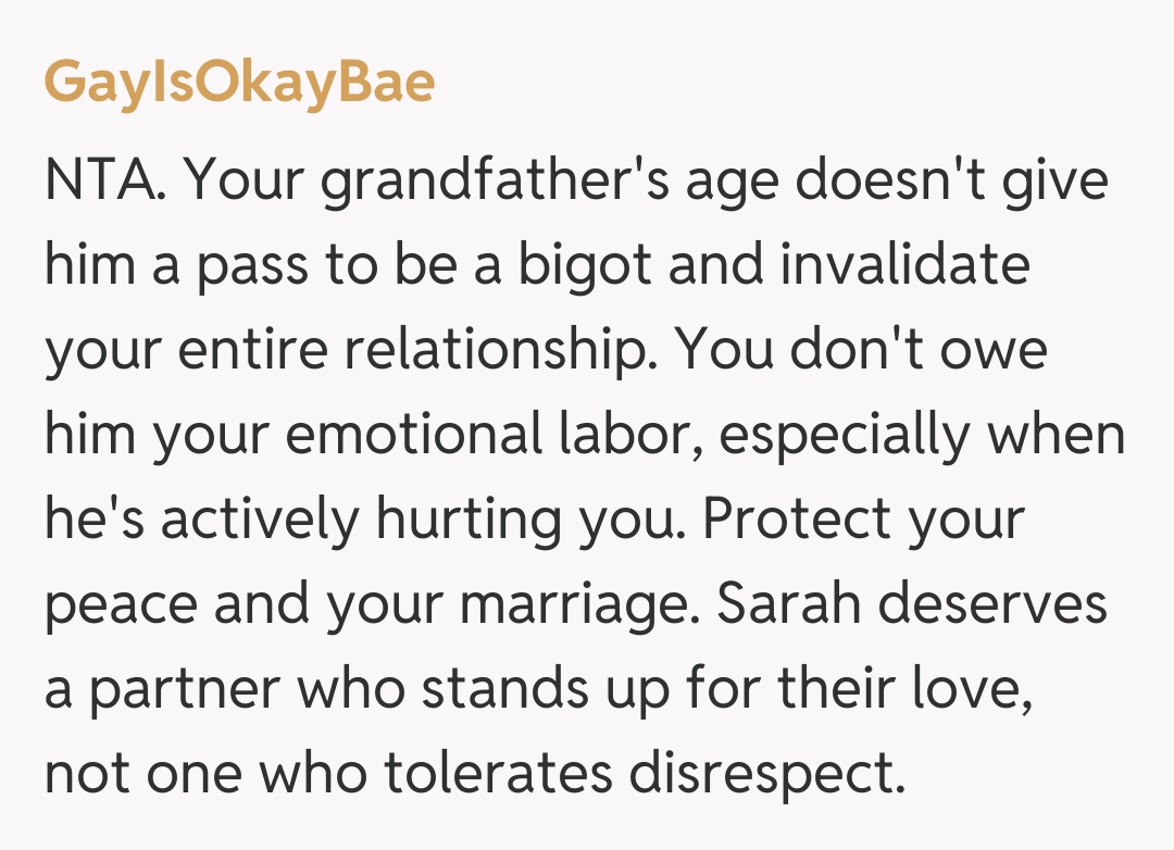 Comentariu de la GayIsOkayBae