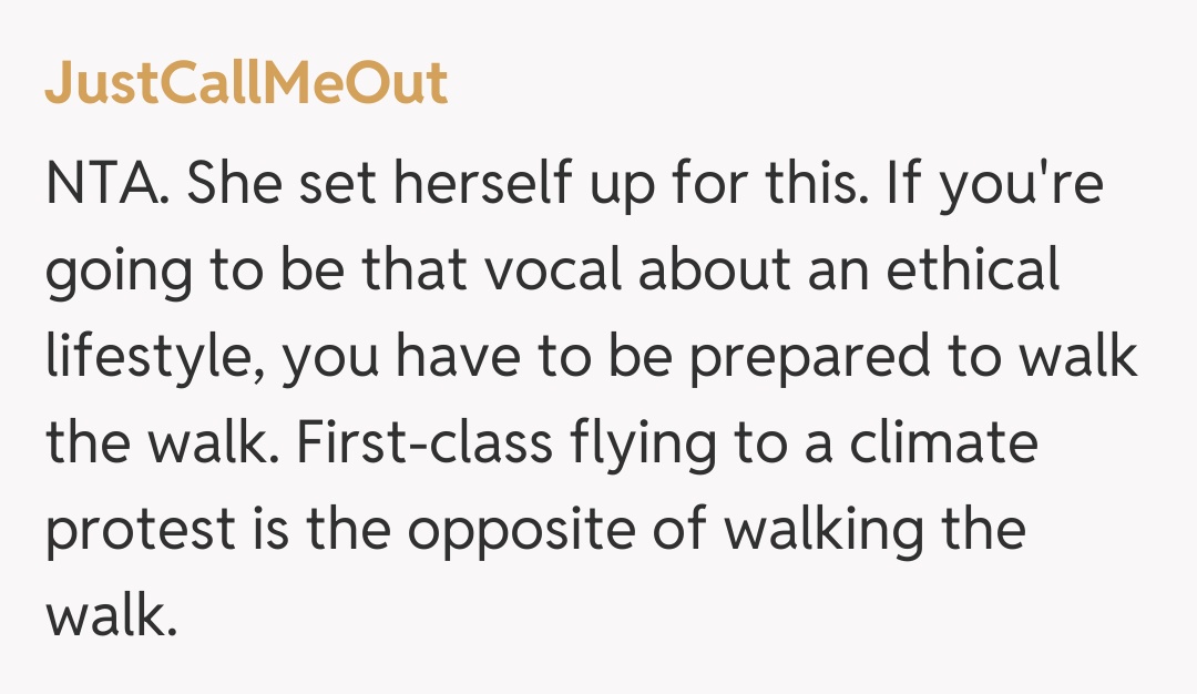 Comentariu de la JustCallMeOut