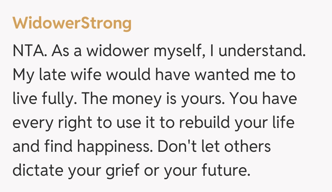 Comentariu de la WidowerStrong