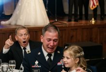 Photo of I Was Pushed Out of the Family Photo at the Wedding—Seconds Later, the Truth Left Everyone Silent