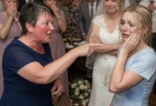 Photo of My Mother Tried to Shame Me Into Giving Up My Penthouse at My Sister’s Reception, Until My Grandmother Arrived and Changed the Entire Night