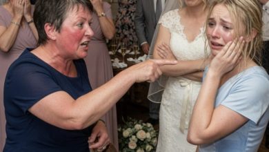 Photo of My Mother Tried to Shame Me Into Giving Up My Penthouse at My Sister’s Reception, Until My Grandmother Arrived and Changed the Entire Night